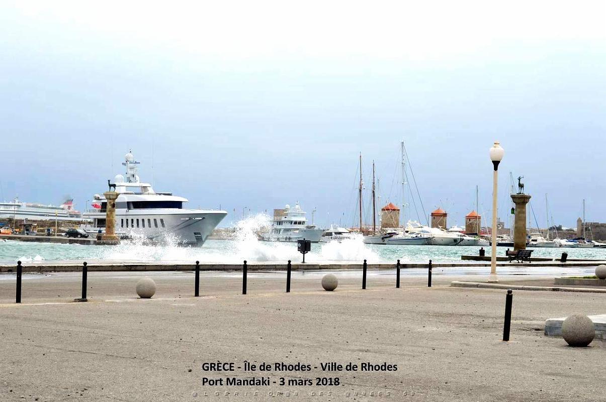 131- Rhodes ville et port d'honneur.JPG